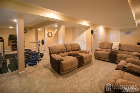 43 Melbloum Lane Edison NJ 08837