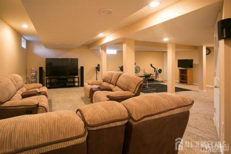 43 Melbloum Lane Edison NJ 08837