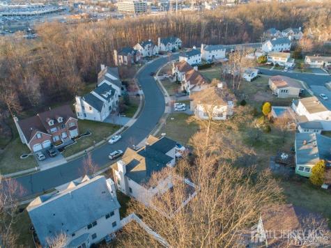 43 Melbloum Lane Edison NJ 08837