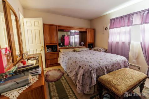 829 Harrell Avenue Woodbridge Proper NJ 07095