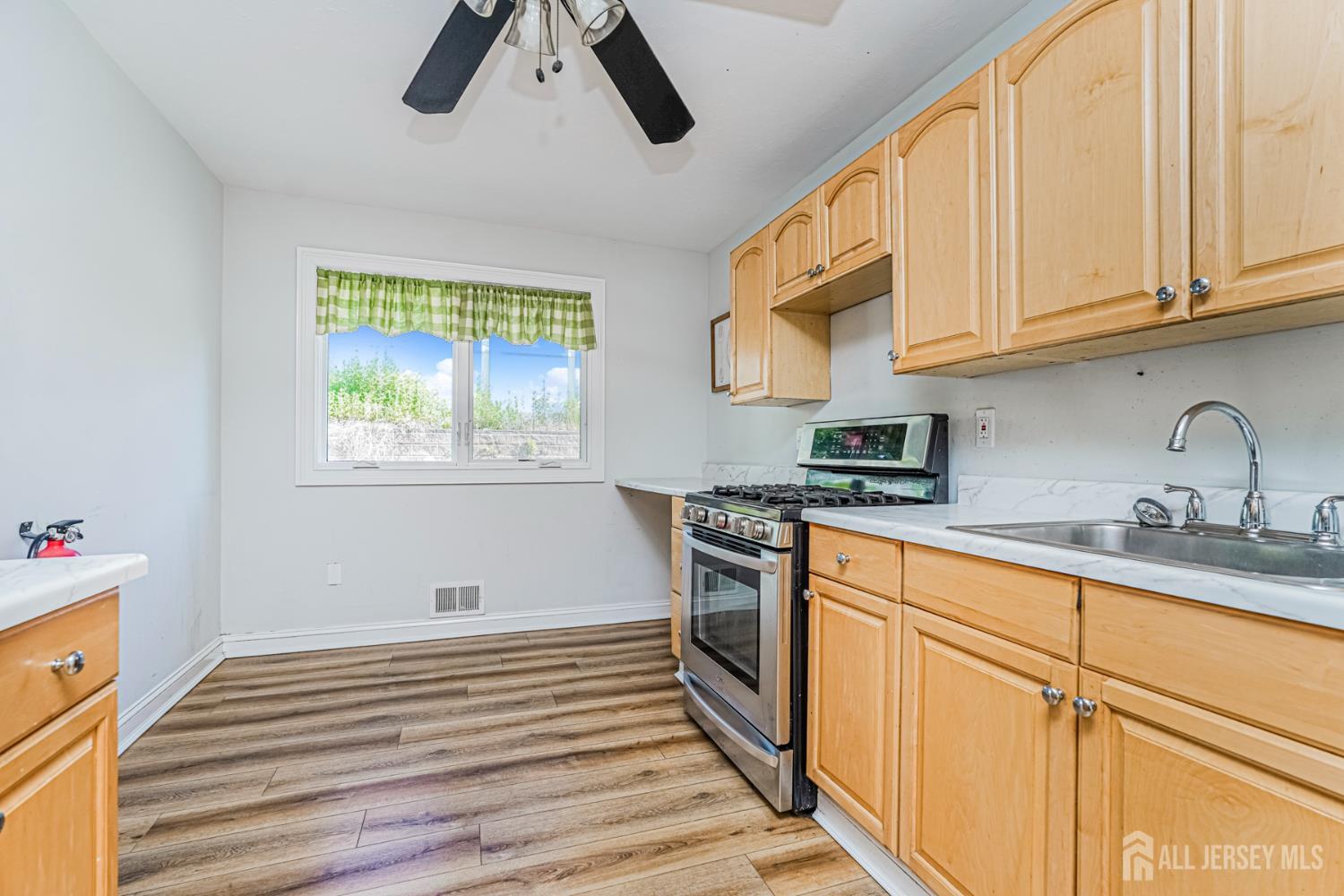 41 Fanwood Drive Sayreville NJ 08872