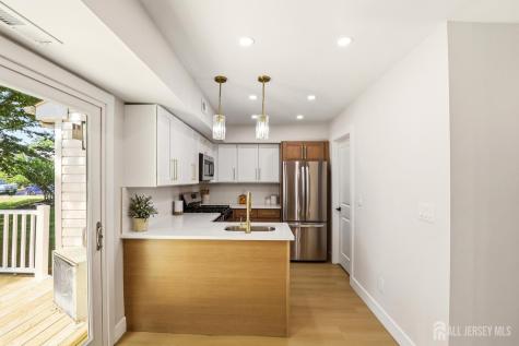 273 Edgeware Court Franklin Twsp NJ 08873