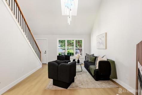 273 Edgeware Court Franklin Twsp NJ 08873