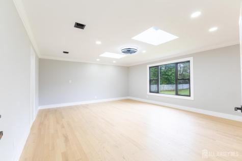 130 Hardenburg Lane East Brunswick NJ 08816