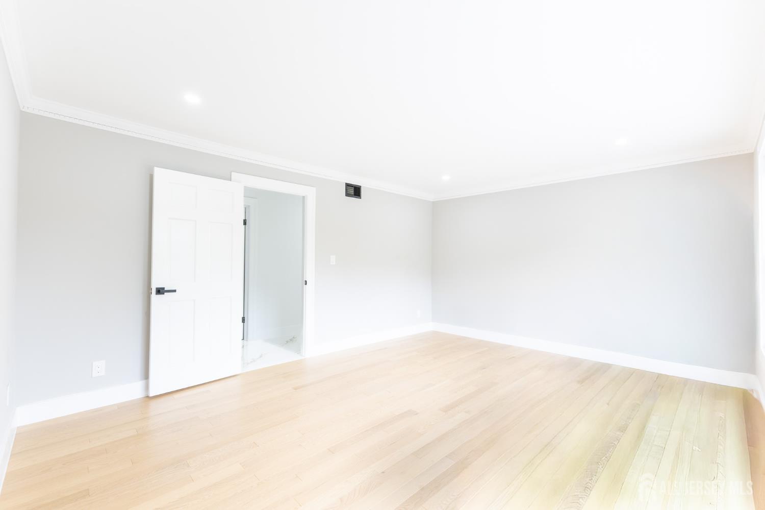130 Hardenburg Lane East Brunswick NJ 08816