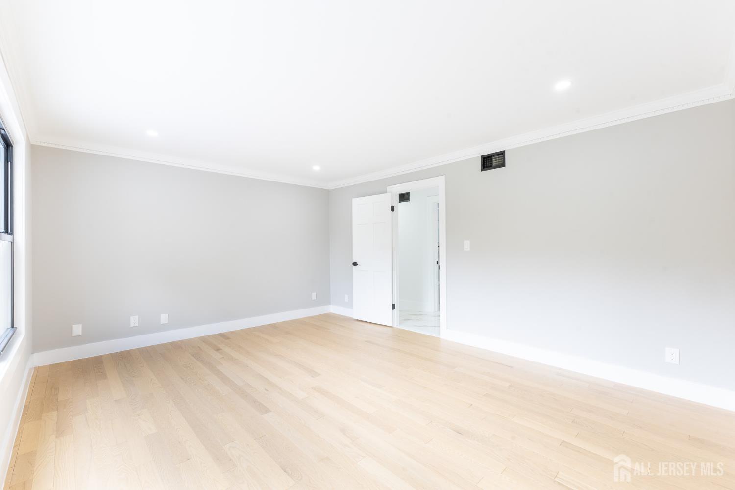 130 Hardenburg Lane East Brunswick NJ 08816