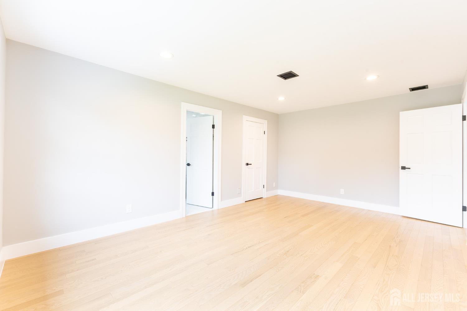 130 Hardenburg Lane East Brunswick NJ 08816