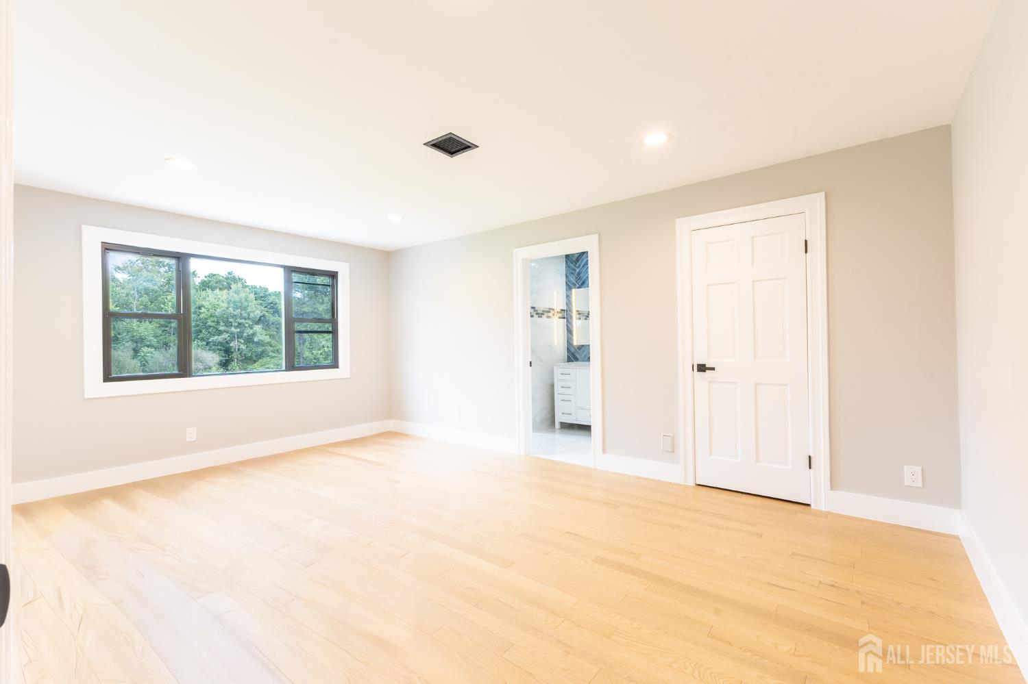 130 Hardenburg Lane East Brunswick NJ 08816