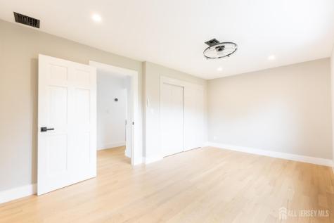 130 Hardenburg Lane East Brunswick NJ 08816