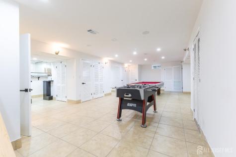 130 Hardenburg Lane East Brunswick NJ 08816