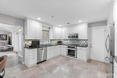8 Willow Ridge Court Old Bridge NJ 08857