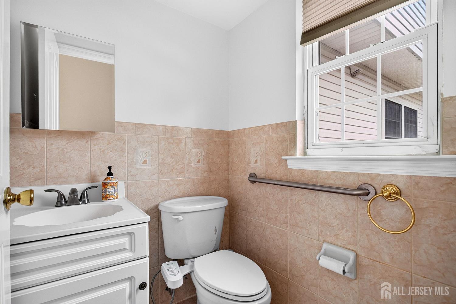 296 Remsen Avenue Avenel NJ 07001