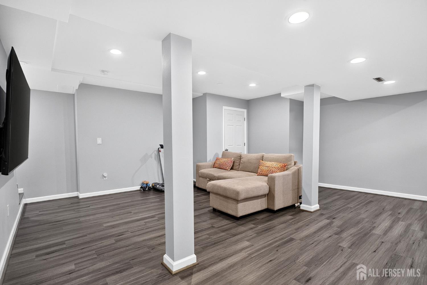 296 Remsen Avenue Avenel NJ 07001