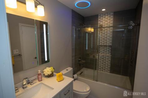 113 Woodmere Drive Sayreville NJ 08859