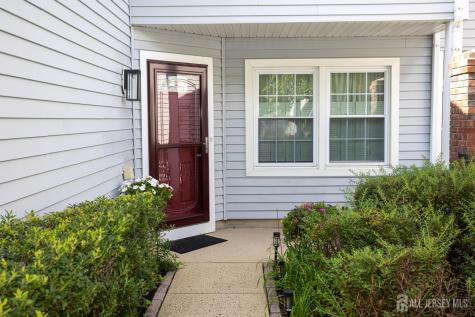 113 Woodmere Drive Sayreville NJ 08859