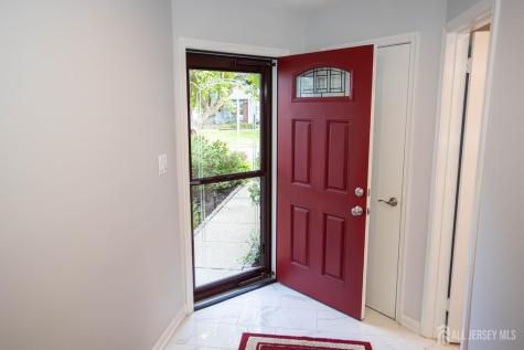 113 Woodmere Drive Sayreville NJ 08859