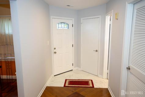 113 Woodmere Drive Sayreville NJ 08859