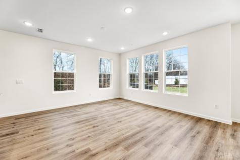 86 Depot Way Dunellen NJ 08812