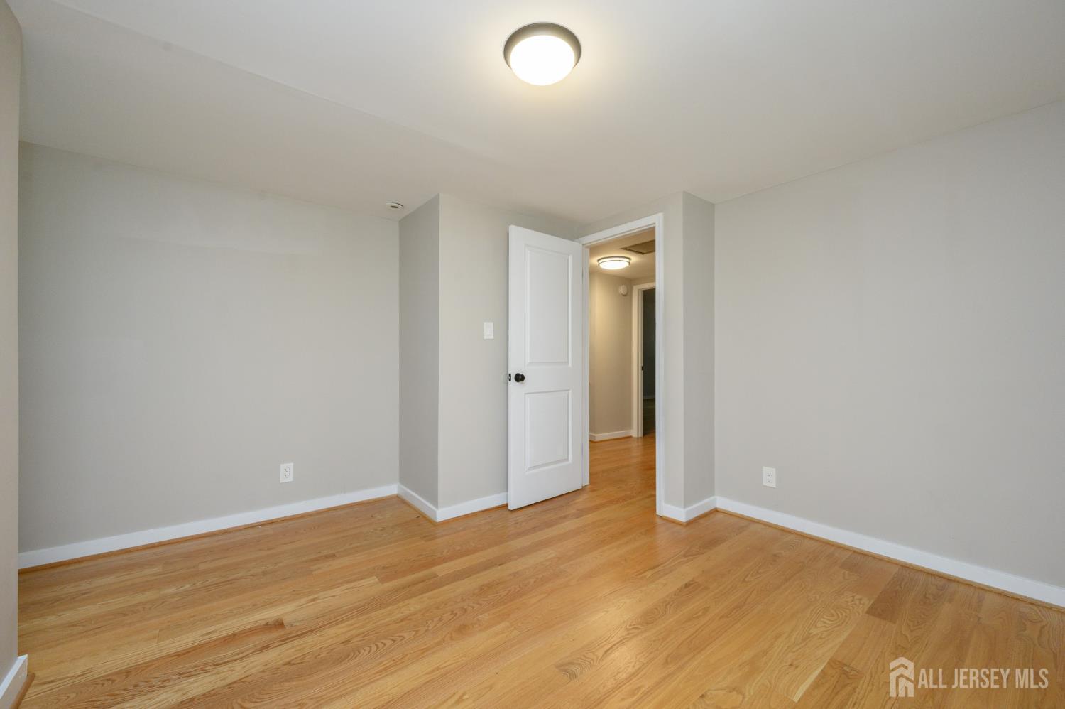 596 Keefe Road Lawrence NJ 08648