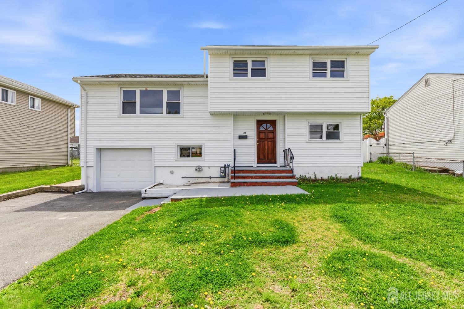 29 Swarthmore Drive Carteret NJ 07008