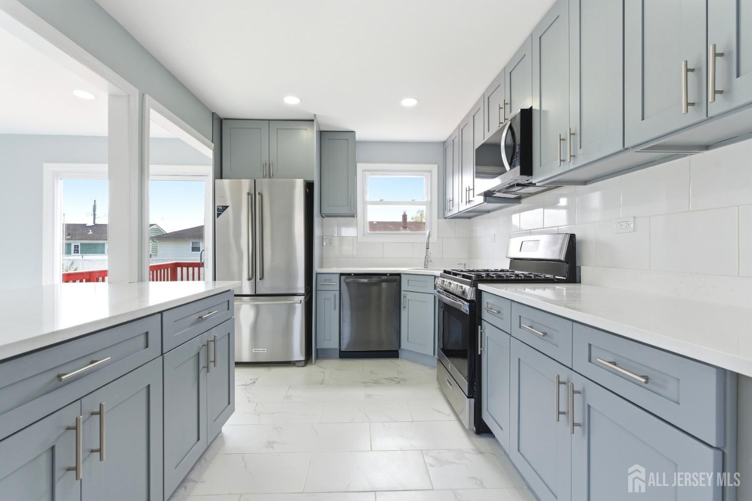29 Swarthmore Drive Carteret NJ 07008