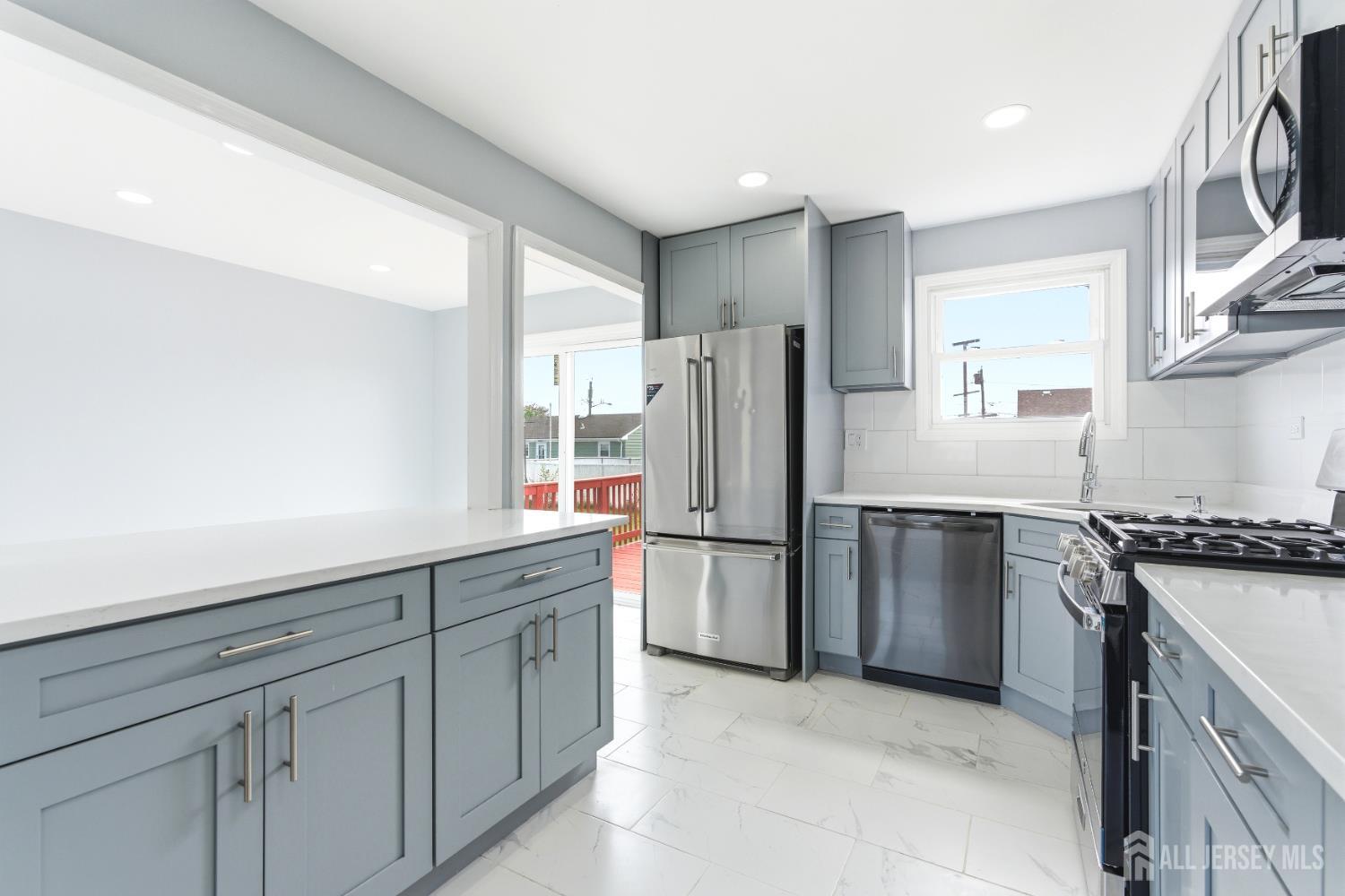 29 Swarthmore Drive Carteret NJ 07008