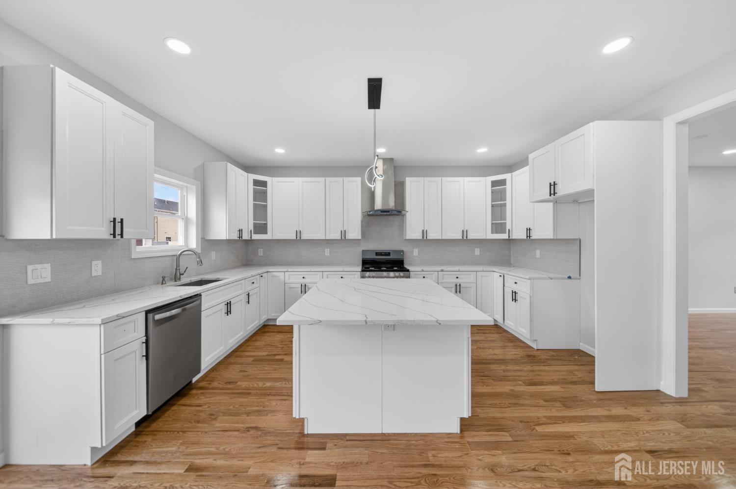 12 Hudson Street Carteret NJ 07008