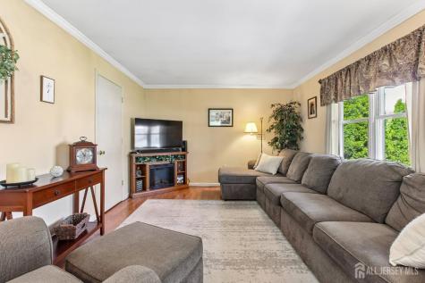 27 W James Place Iselin NJ 08830
