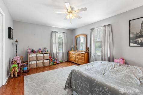 27 W James Place Iselin NJ 08830