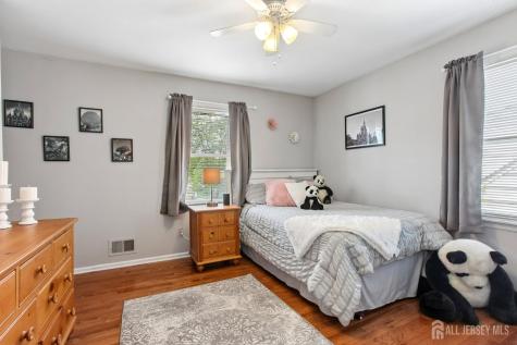27 W James Place Iselin NJ 08830