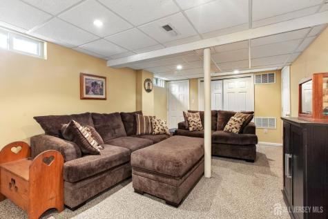 27 W James Place Iselin NJ 08830
