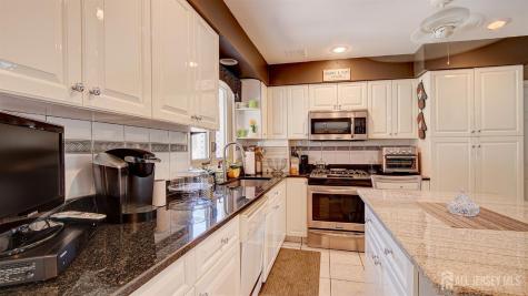 43 Homestead Circle Marlboro NJ 07746