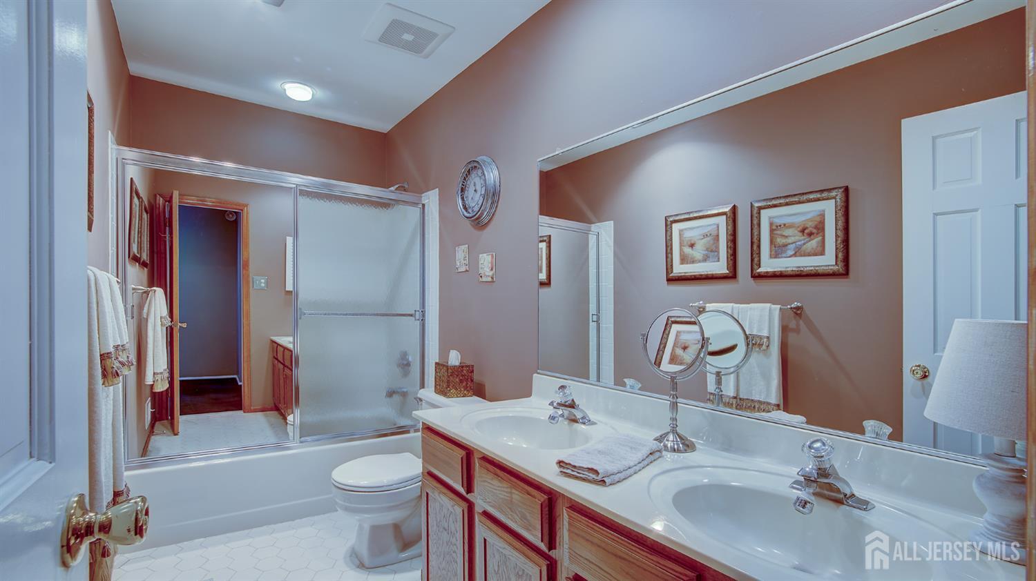 43 Homestead Circle Marlboro NJ 07746