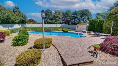43 Homestead Circle Marlboro NJ 07746