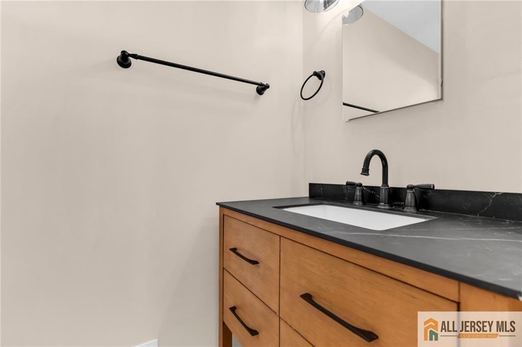 102 Avonridge Road Raritan NJ 08869
