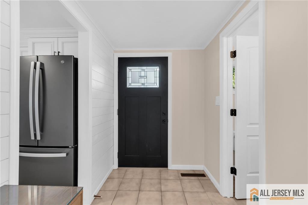 102 Avonridge Road Raritan NJ 08869