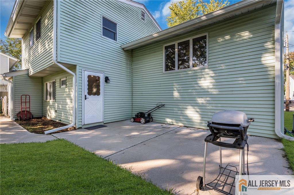 102 Avonridge Road Raritan NJ 08869