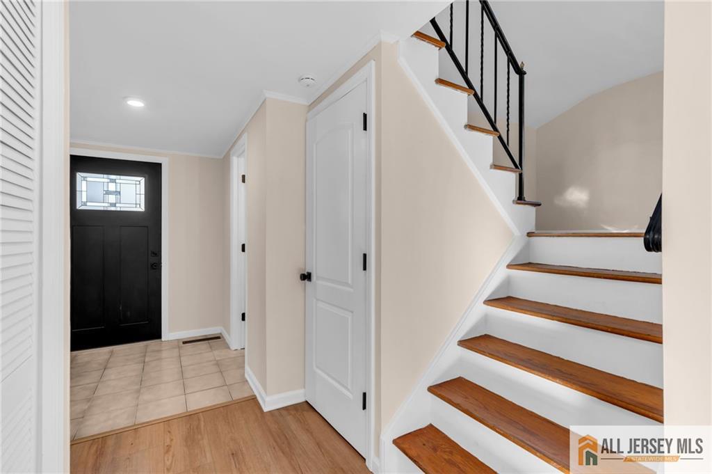 102 Avonridge Road Raritan NJ 08869