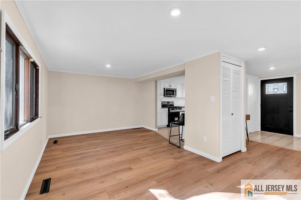 102 Avonridge Road Raritan NJ 08869