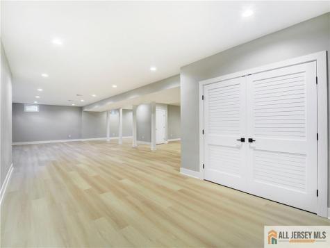 529 Wood Avenue Edison NJ 08820
