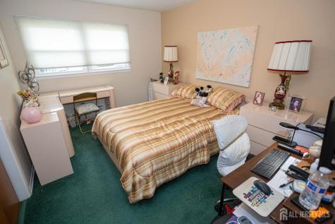 2 Wisz Place Sayreville NJ 08872