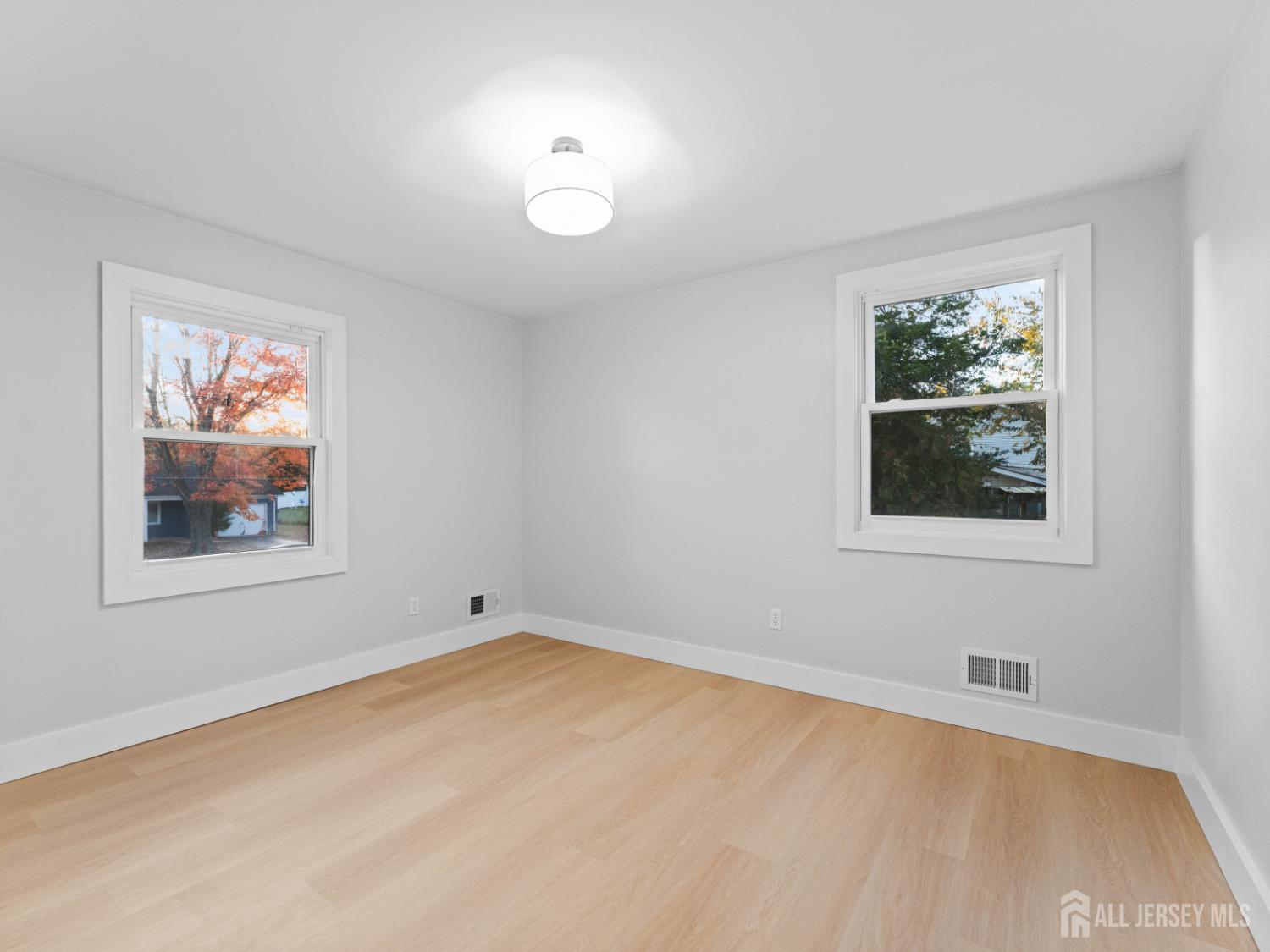8 Atlanta Drive Jackson NJ 08527
