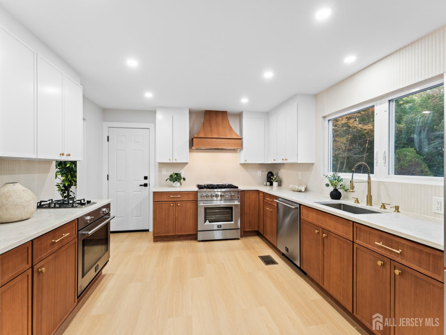 8 Atlanta Drive Jackson NJ 08527