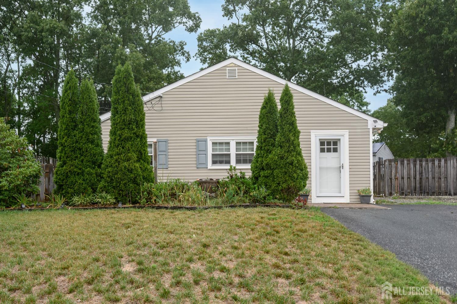 Lacey NJ, 318 Hemlock Drive