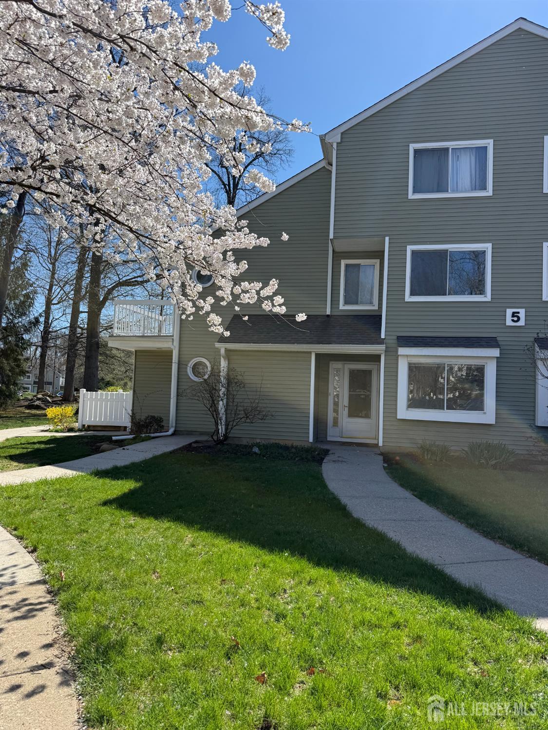 7 Foxtail Lane South Brunswick NJ 08852