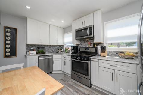 41 Wilson Avenue Sayreville NJ 08859