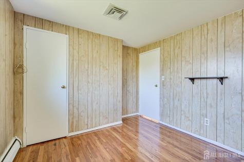 26 Farrell Avenue Colonia NJ 07067