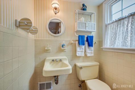 560 Wakefield Drive Metuchen NJ 08840