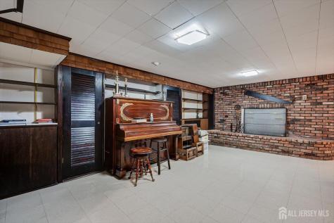 560 Wakefield Drive Metuchen NJ 08840