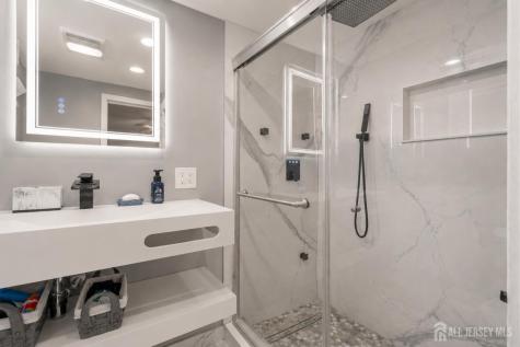 12 Pierrepont Avenue Middlesex NJ 08846